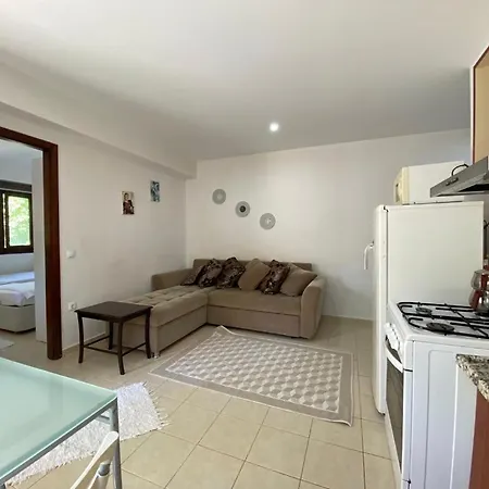 Lovely House With Shared Pool Surrounded By Nature In Fethiye 펜션 *