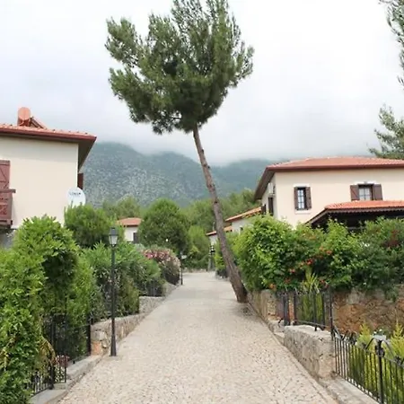 Lovely House With Shared Pool Surrounded By Nature In Fethiye 펜션 Ovacık